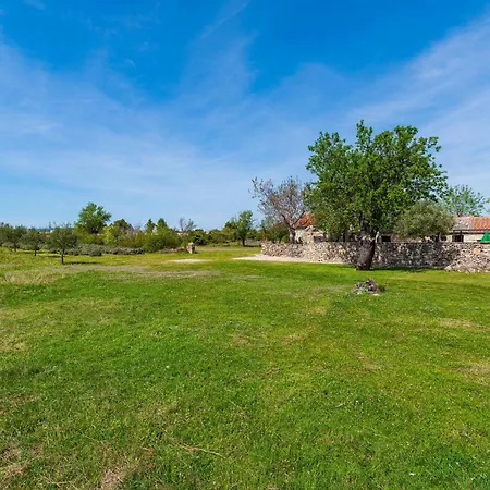 Gorgeous In Σπίτι διακοπών Benkovac